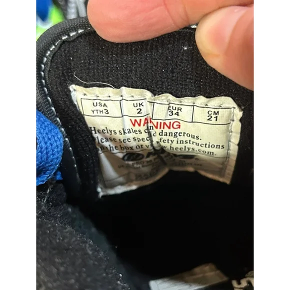 Boys Heelys Sneakers Black Blue Orange Size 2 - Picture 7 of 7